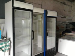 Шкафы холодильные в ассортименте б/у